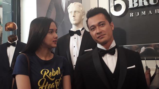 Eza Gionino dan Meiza Aulia Coritha (Suara.com/Wahyu Tri Laksono)