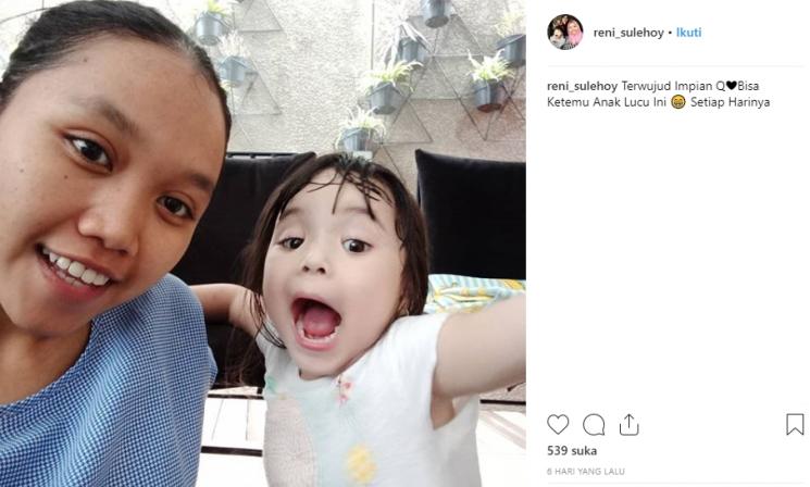 Kedekatan Gempi dan pengasuh barunya (Instagram/@reni_sulehoy)