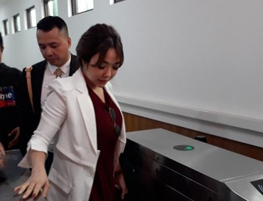 Gisella Anastasia di Pengadilan Negeri Jakarta Timur, Rabu (12/12/2018). [Suara.com/Ismail]
