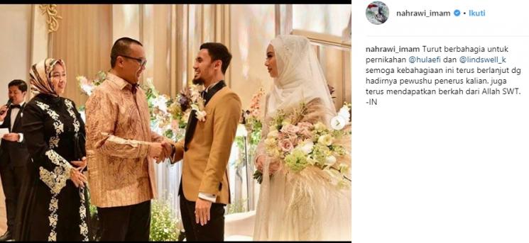 Iman Nahrawi dan istri menghadiri pernikahan Lindswell dan Hulaefi. (Instagram/@nahrawi_imam)