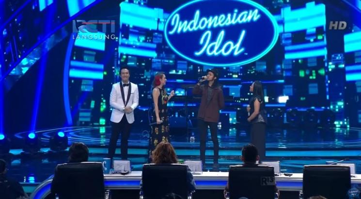 Skinnyfabs, Maria Simorangkir dan Bunga Citra Lestari duet lagu Kecewa di panggung Indonesian Idol 2018. (YouTube)
