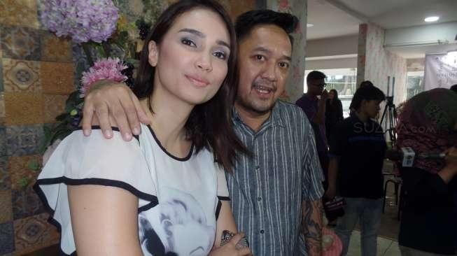 Feby Febiola dan Franky Sihombing (Suara.com/Ismail)