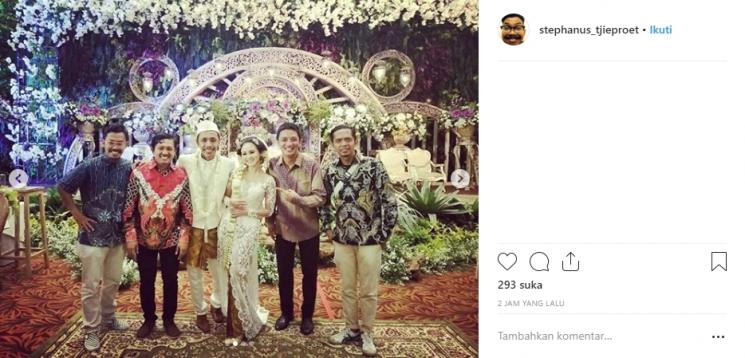 Pernikahan Furry Setya dan Dwinda Ratna. (Instagram/@stephanus_tjieproet)