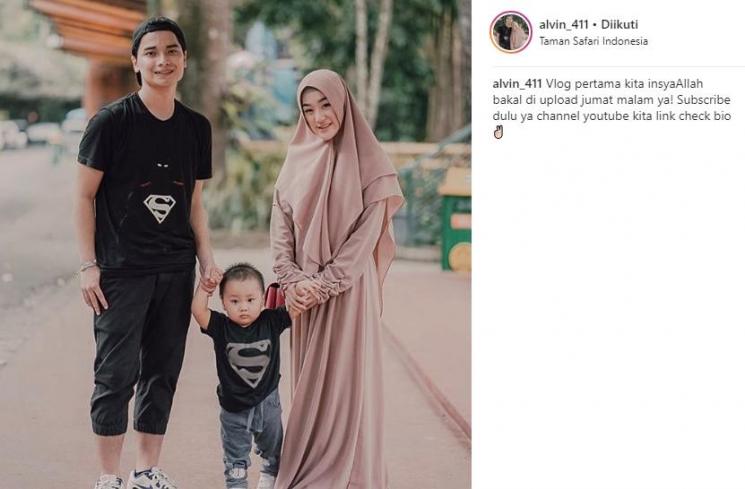 Alvin Faiz, Larissa Chou dan anak mereka. (Instagram/@alvin_411)