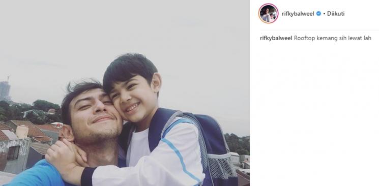Rifky Balweel dan anaknya. (Instagram/@rifkybalweel)