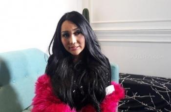 Single Baru Lucinta Luna Terinspirasi Mantan Pacar di Malaysia