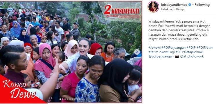 Krisdyanti blusukan. (Instagram/@krisdayantilemos)