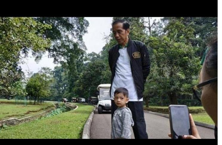 Jan Ethes dan Jokowi. (Instagram/@janethes_story)