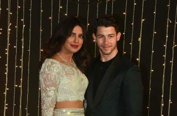 Priyanka Chopra Kepleset di Tangga, Reaksi Nick Jonas Manis Banget