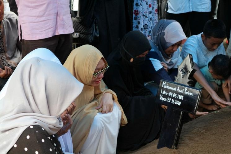 Suasana pemakaman Bani Seventeen di Sleman. (MataMata.com/Bima Sandria Argasona)