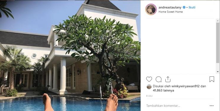 Sudut rumah Andre Taulany. (Instagram/@andreastaulany)