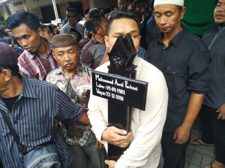 Suasana pemakaman Bani Seventeen di Sleman. (MataMata.com/Bima Sandria Argasona)