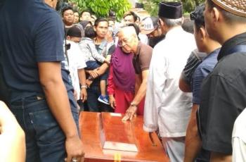 Pembukaan Peti Jenazah Andi Seventeen Sempat Picu Perdebatan