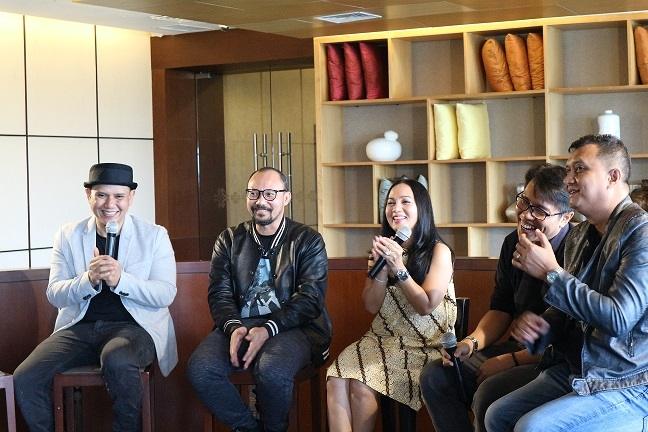 Band Padi dan Sheila Majid saat Jumpa Pers STARGAZING, di Royal Ambarrukmo Yogyakarta, Minggu (30/12/2018). (Matamata.com/Uni Irmagani)