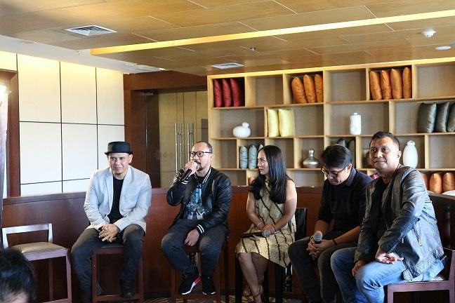 Band Padi dan Sheila Majid saat Jumpa Pers STARGAZING, di Royal Ambarrukmo Yogyakarta, Minggu (30/12/2018). (Matamata.com/Uni Irmagani)
