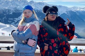 Priyanka Chopra dan Sophie Turner liburan di Swiss (Instagram/@priyankachopra)