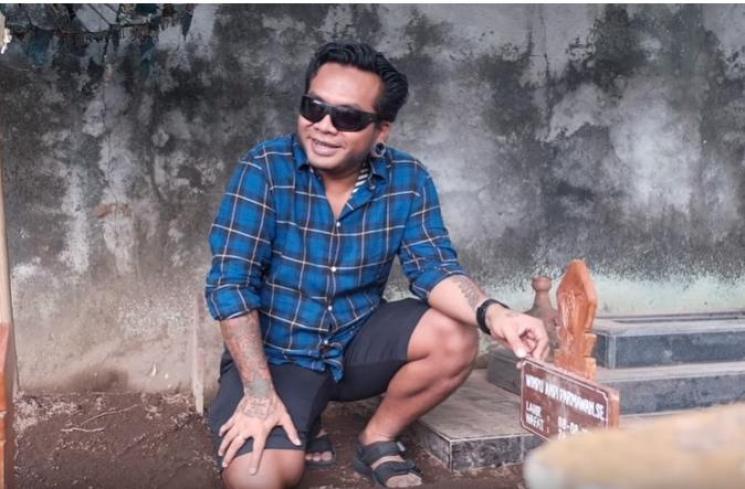 Erix Soekamti (YouTube)