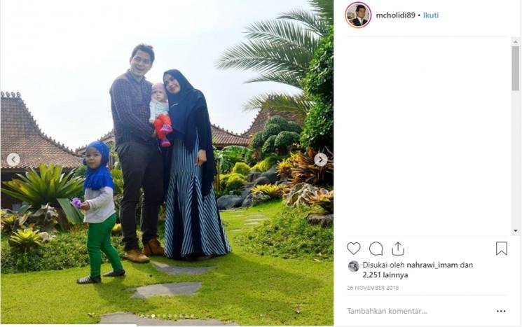 Keluarga Cholidi Asadil Alam. (Instagram/@mcholidi89)