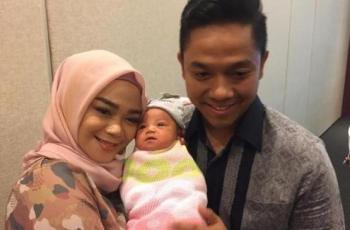 Tak Puasa Karena Menyusui, Sheza Idris Target Khatam Al Quran