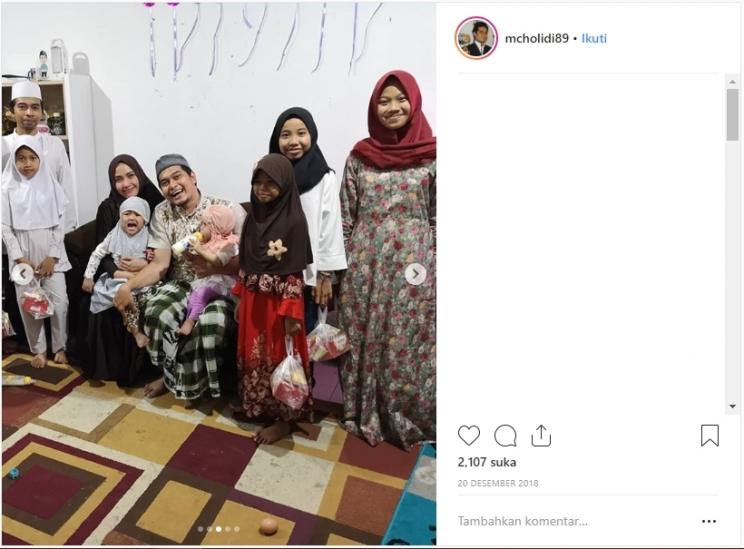 Keluarga Cholidi Asadil Alam. (Instagram/@mcholidi89)