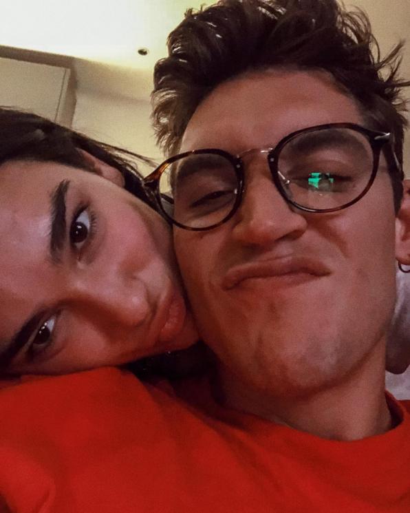 Dua Lipa dan Isaac Carew. (Instagram/@isaaccarew)