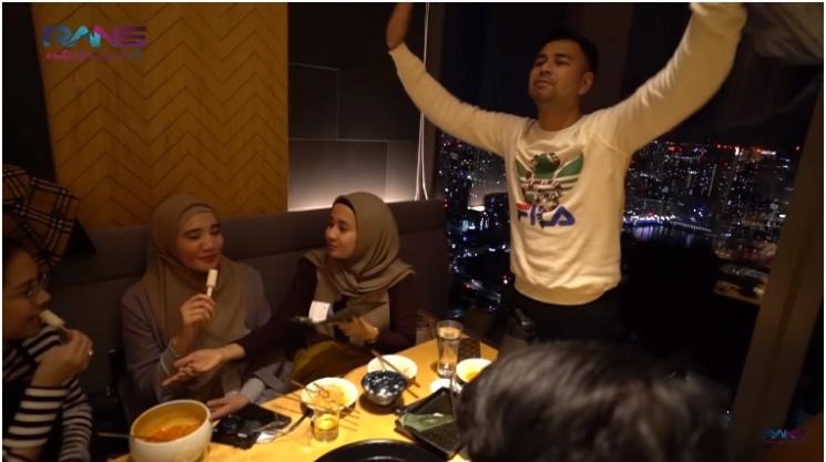 Raffi Ahmad todong Laudya Cynthia Bella untuk traktir makan. (YouTube/Rans Entertainment)