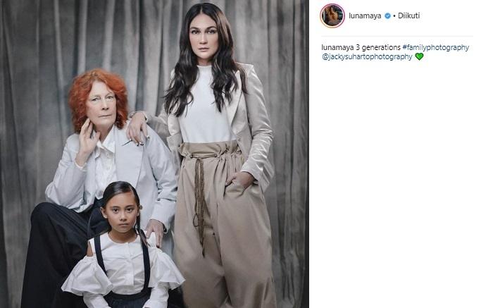 Desa Maya, ibunda Luna Maya. (Instagram/@lunamaya)