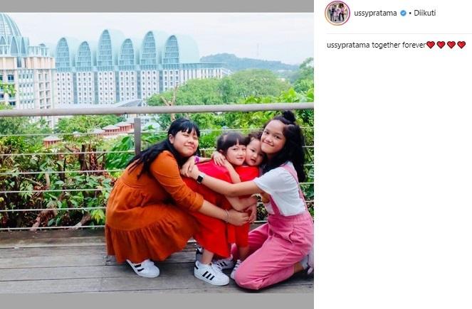 Pesona putri sulung Ussy Sulistiawaty. (Instagram/@ussypratama)