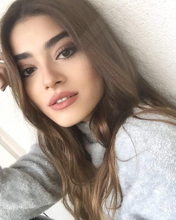 Simay Barlass. (Instagram/@simaybarlass)