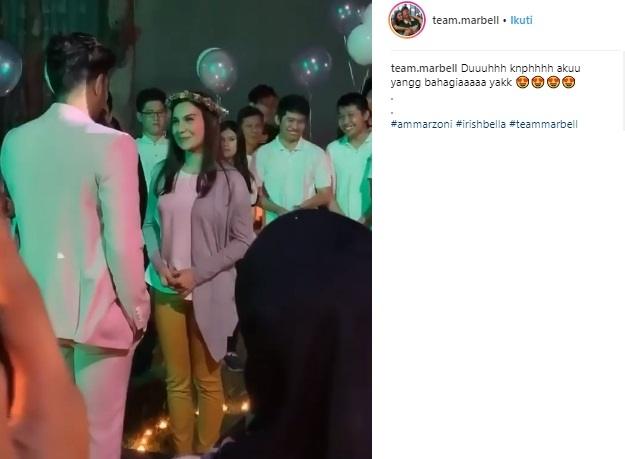 Momen romantis lamaran Irish Bella dan Ammar Zoni. (Instagram/@team.marbell)