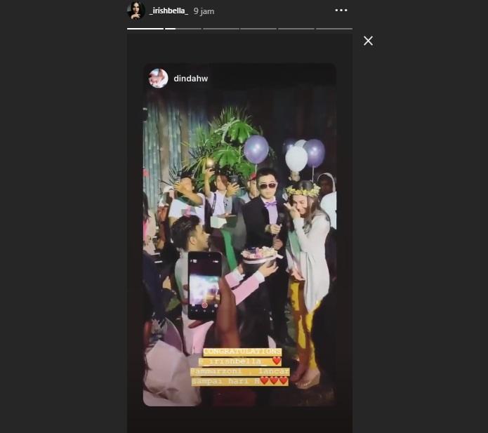 Momen romantis lamaran Irish Bella dan Ammar Zoni. (Instagram/@team.marbell)