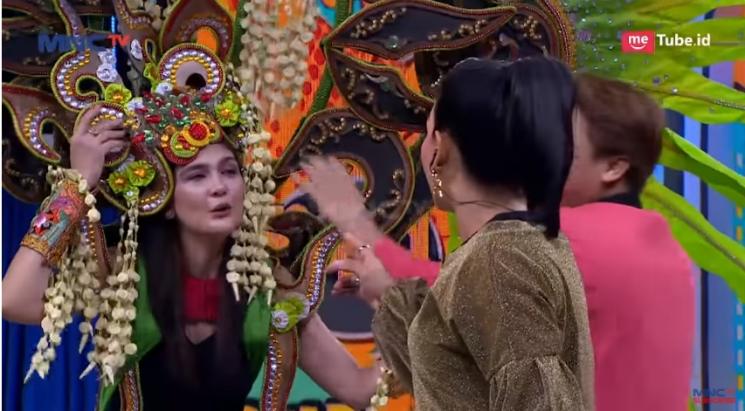Luna Maya. (YouTube)