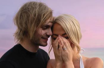 Gitaris 5 Seconds of Summer, Michael Clifford Lamar Pacar di Bali