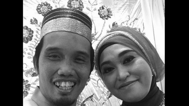 Ustadz Maulana dan istri [Instagram/m_nur_maulana]