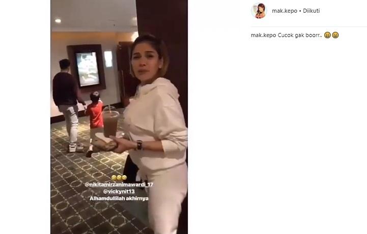 Nikita Mirzani jalan bareng Vicky Nitinegoro. (Instagram/@mak.kepo)