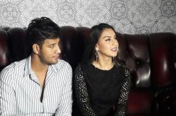 Tema Berpetualang di Hutan, 5 Potret Prewedding Ammar Zoni dan Irish Bella