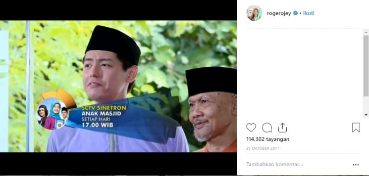 Roger Danuarta mengenakan baju koko. (Instagram/@rogerojey)