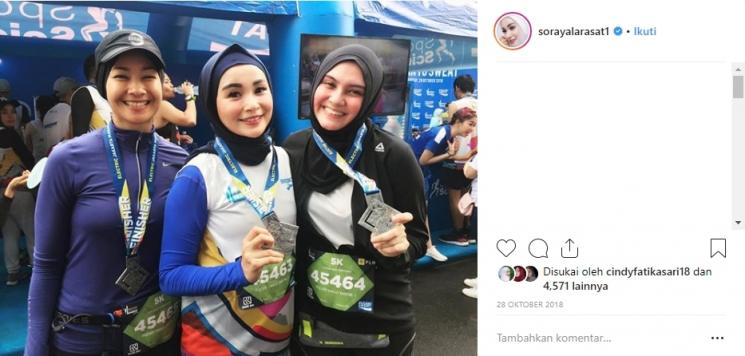 Geng lari ibu-ibu seleb. (Instagram/@sorayalarasat1)