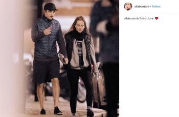 5 Potret Robert Pattinson dan Suki Waterhouse Diam-diam Mesra