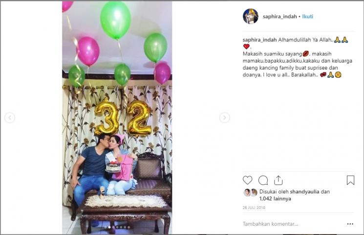 Kenangan manis Saphira Indah dan suami. (Instagram/@saphira_indah)