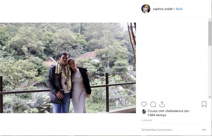 Kenangan manis Saphira Indah dan suami. (Instagram/@saphira_indah)