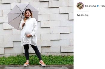 Hamil Anak Kedua, Intip 5 Potret Baby Bump Tya Ariestya