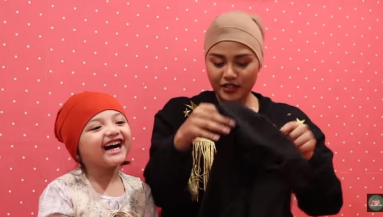 Arsy Hermansyah dan Aurel Hermansyah. (YouTube)