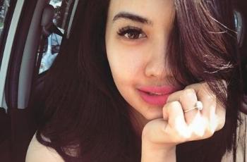 Nama Julia Perez Tercoreng, Della Perez Marah hingga Nangis