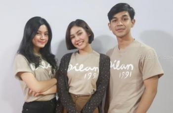 Parade Foto: Aksi Pemain Dilan 1991 di Redaksi Suara