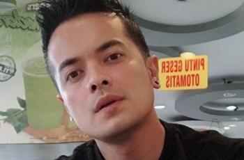 Mesra dengan Perempuan di Tempat Karaoke, Choky Andriano Minta Maaf