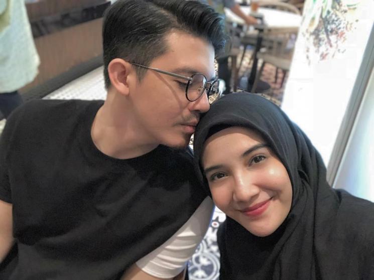 Pasutri selebriti Irwansyah-Zaskia Sungkar - (Instagram/zaskiasungkar15)