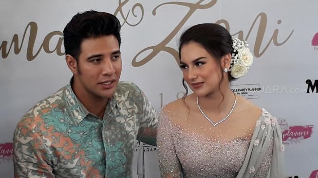 Ammar Zoni dan Irish Bella resmi bertunangan. (Wahyu Tri Laksono/Suara.com)
