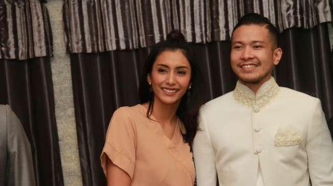 Tyas Mirasih dan suaminya Raiden. (Suara.com/Wahyu Tri Laksono)