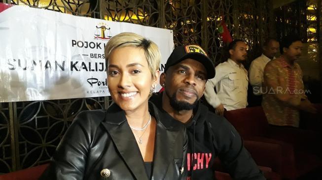 Kimmy Jayanti dan suaminya, Greg Nwokolo [Suara.com/Ismail]